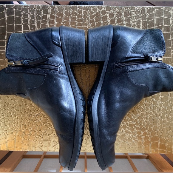 UGG Penelope Black Leather Sherpa Insole Ankle Boot SZ 10 - Picture 8 of 15